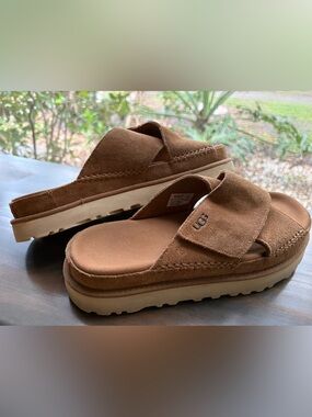 UGG Goldenstar Cross Slide •Chestnut •size 8/39 🔥